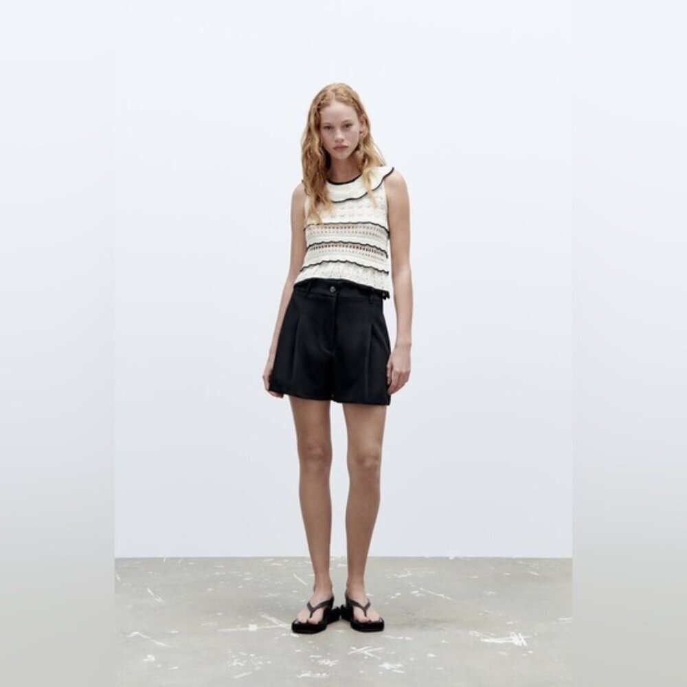 NWT ZARA High Waisted Pleated Black Shorts with Pockets 3279/043 Size XL